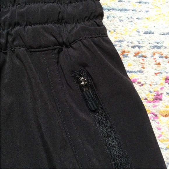 Lululemon Tracker Short V *4" Liner-less Running Black Size 4 - Picture 5 of 6